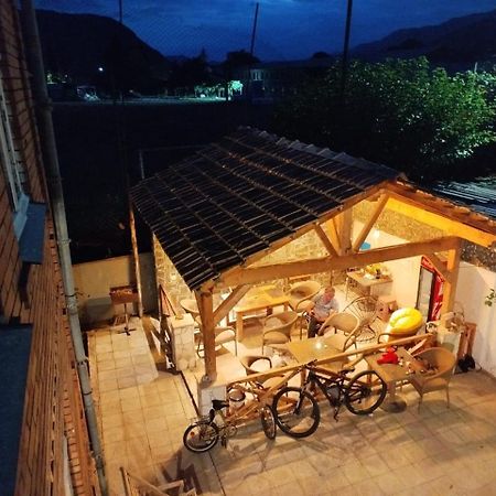 Ambrosador Guest House Ambrolauri Exterior foto