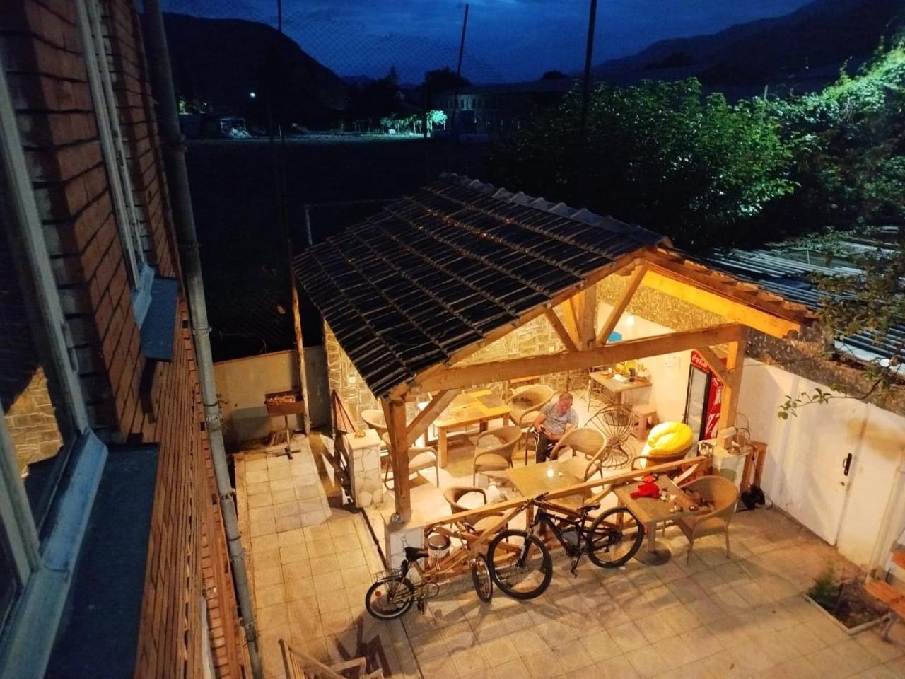 Ambrosador Guest House Ambrolauri Exterior foto